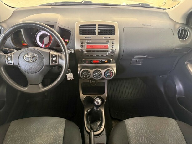toyota-urban-cruiser-bensin-2012-big-9