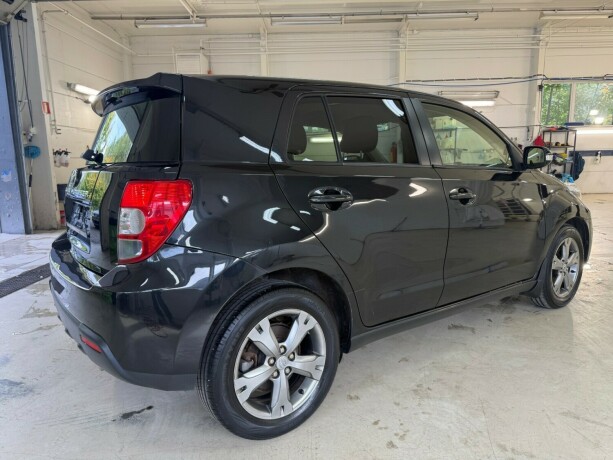 toyota-urban-cruiser-bensin-2012-big-5