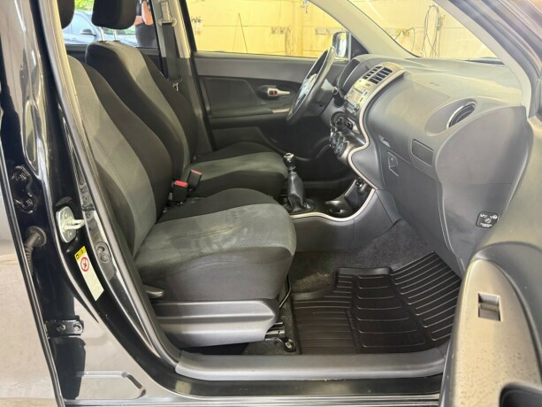 toyota-urban-cruiser-bensin-2012-big-21