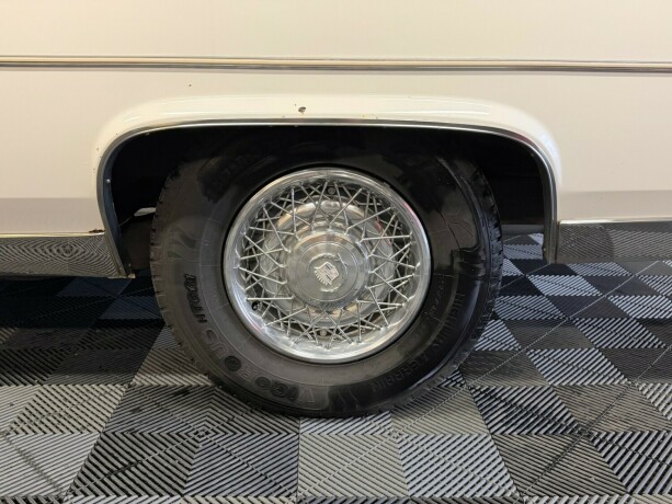 cadillac-fleetwood-brougham-bensin-1981-big-13