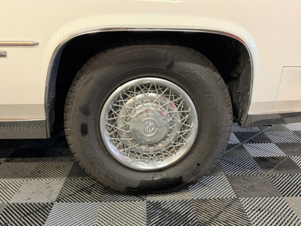cadillac-fleetwood-brougham-bensin-1981-big-5