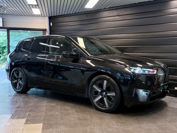 bmw-ix-elektrisitet-2022-big-9