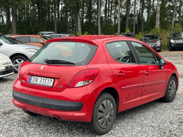 peugeot-207-diesel-2009-big-4