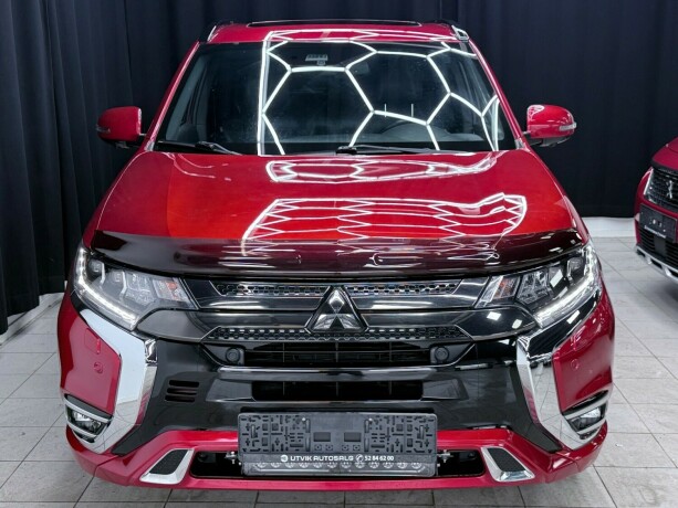 mitsubishi-outlander-elektrisitetbensin-2020-big-1