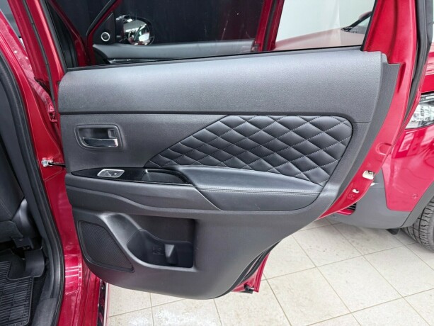 mitsubishi-outlander-elektrisitetbensin-2020-big-34