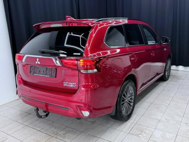 mitsubishi-outlander-elektrisitetbensin-2020-big-5