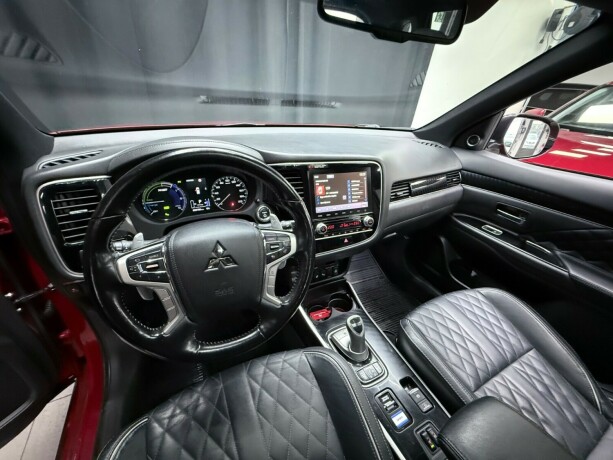 mitsubishi-outlander-elektrisitetbensin-2020-big-13
