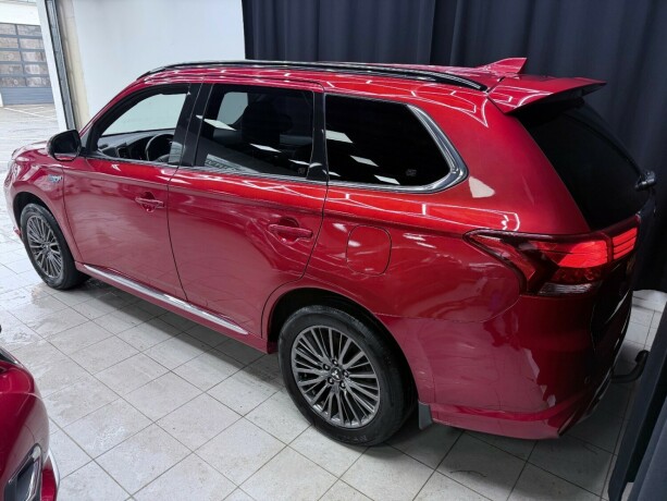 mitsubishi-outlander-elektrisitetbensin-2020-big-4