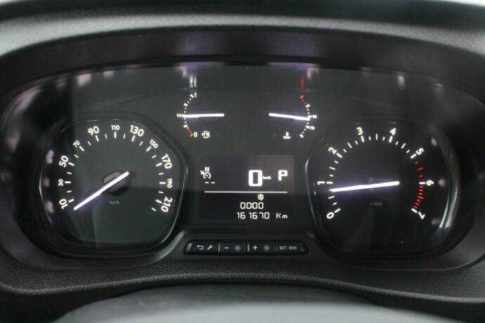 toyota-proace-diesel-2021-big-12