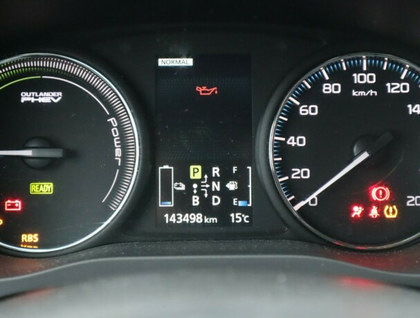 mitsubishi-outlander-elektrisitetbensin-2015-big-22