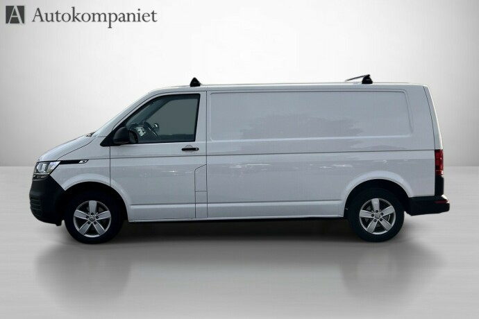volkswagen-transporter-diesel-2023-big-7