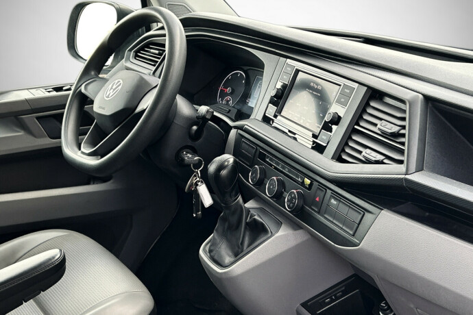 volkswagen-transporter-diesel-2023-big-8