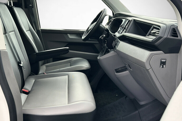 volkswagen-transporter-diesel-2023-big-10