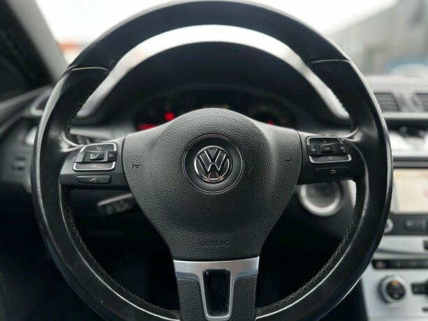 volkswagen-cc-diesel-2013-big-23