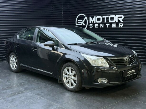 toyota-avensis-bensin-2011-big-0