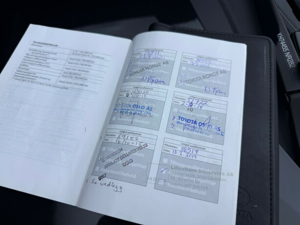 toyota-avensis-bensin-2011-big-25