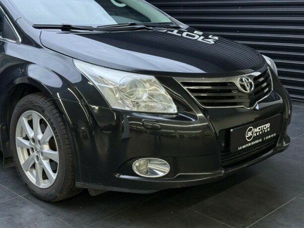 toyota-avensis-bensin-2011-big-2