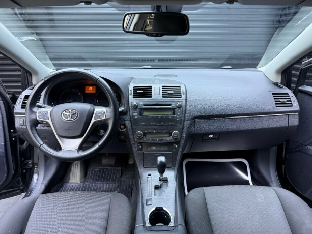toyota-avensis-bensin-2011-big-8