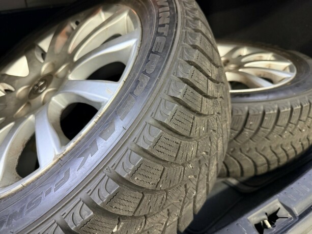 toyota-avensis-bensin-2011-big-23