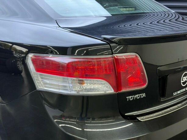 toyota-avensis-bensin-2011-big-6