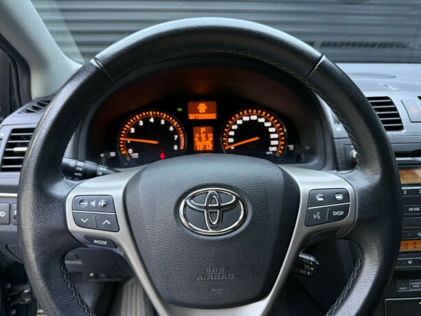 toyota-avensis-bensin-2011-big-12