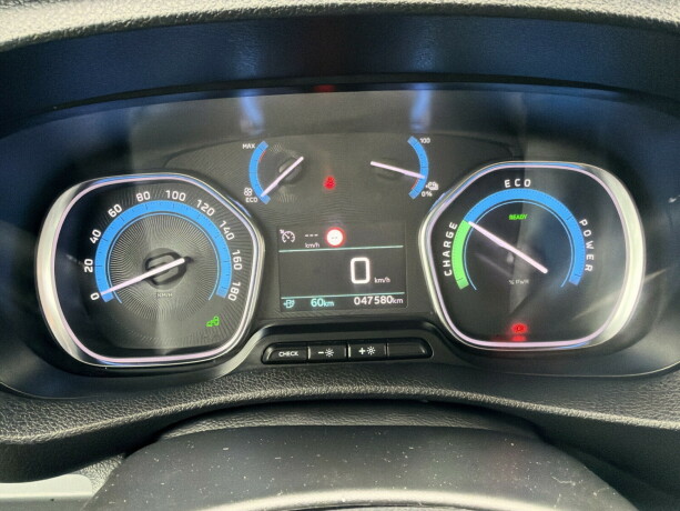 peugeot-expert-elektrisitet-2022-big-11