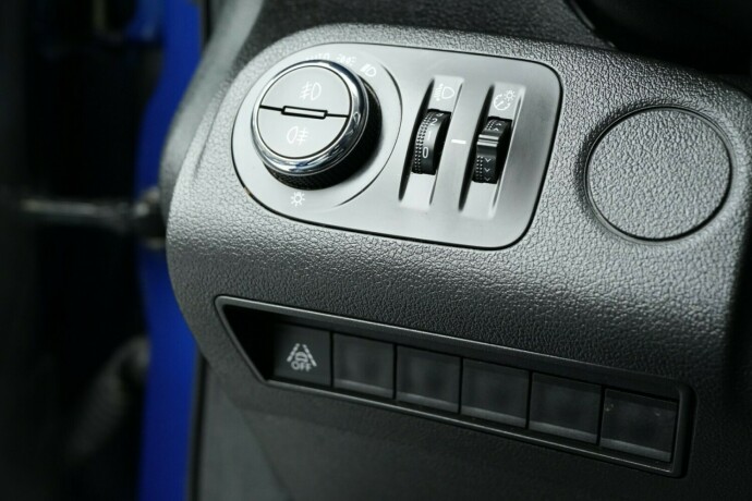 opel-combo-diesel-2020-big-23