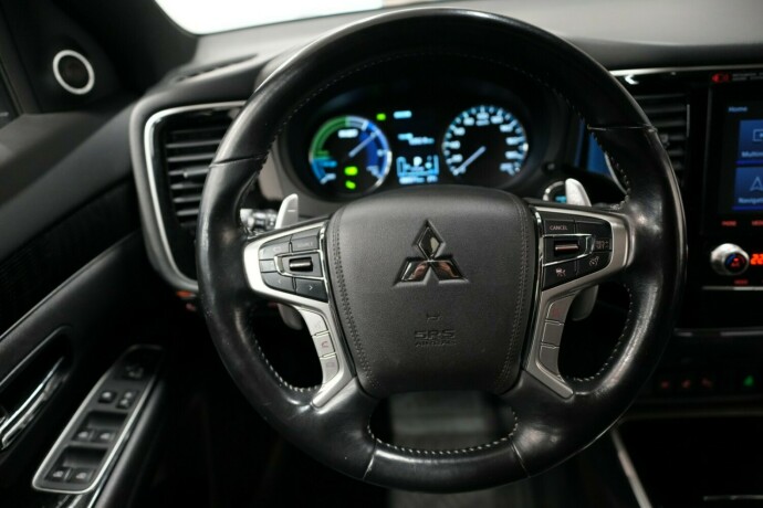 mitsubishi-outlander-elektrisitetbensin-2020-big-11