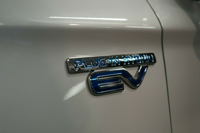 mitsubishi-outlander-elektrisitetbensin-2020-big-20