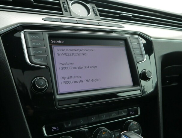 volkswagen-passat-elektrisitetbensin-2016-big-27