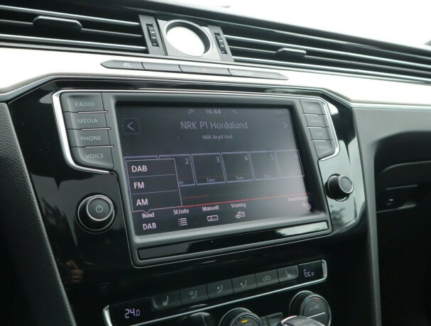 volkswagen-passat-elektrisitetbensin-2016-big-24