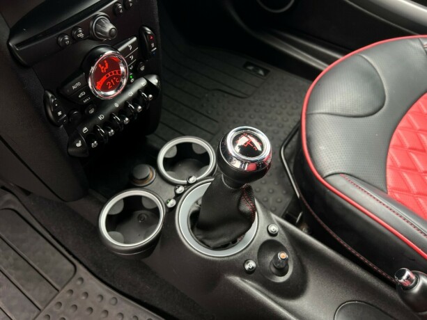 mini-cooper-bensin-2013-big-16