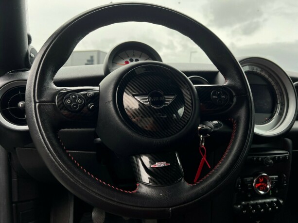 mini-cooper-bensin-2013-big-19