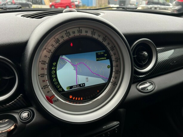 mini-cooper-bensin-2013-big-25