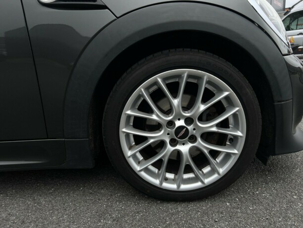 mini-cooper-bensin-2013-big-9