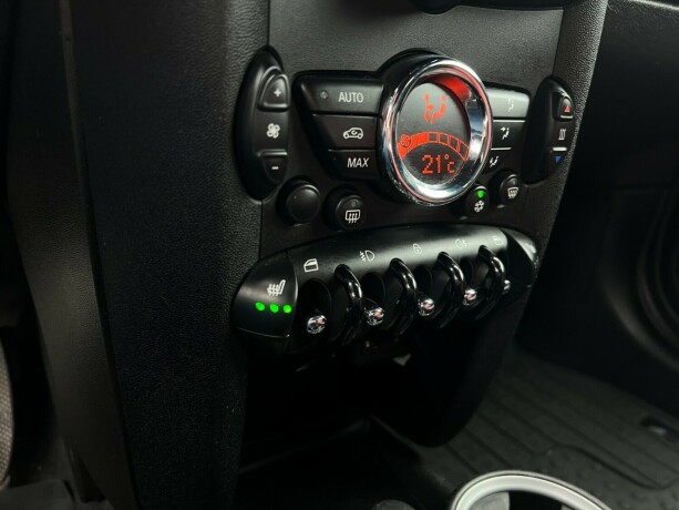 mini-cooper-bensin-2013-big-18