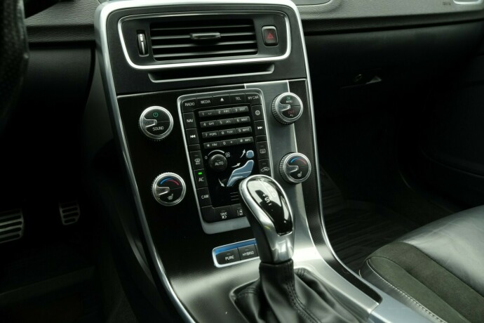 volvo-v60-elektrisitetdiesel-2016-big-19