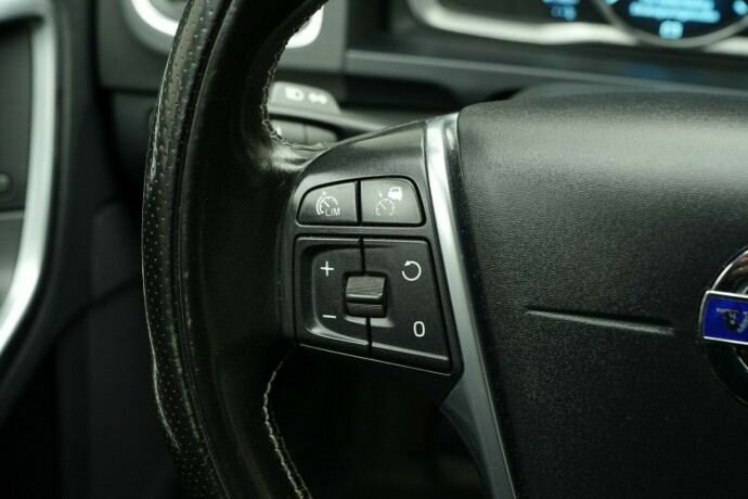 volvo-v60-elektrisitetdiesel-2016-big-16