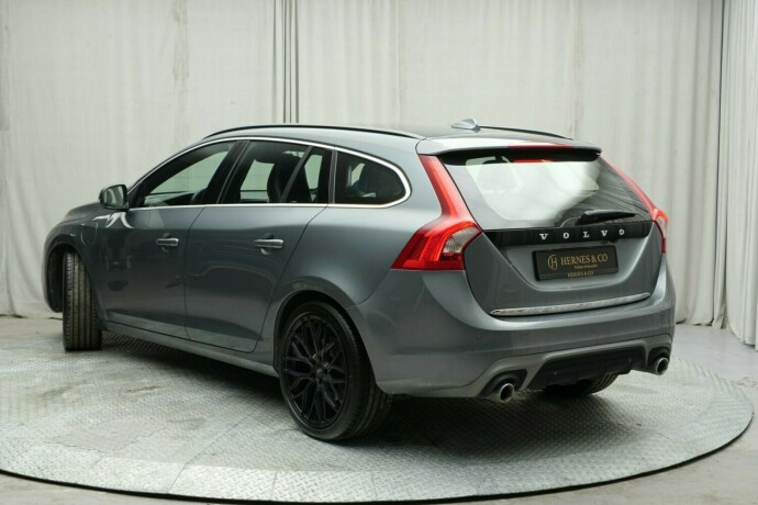 volvo-v60-elektrisitetdiesel-2016-big-2