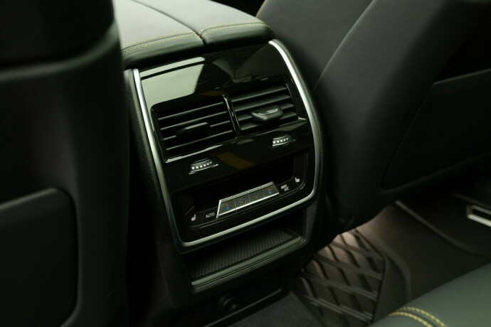 bmw-x5-m-bensin-2021-big-85