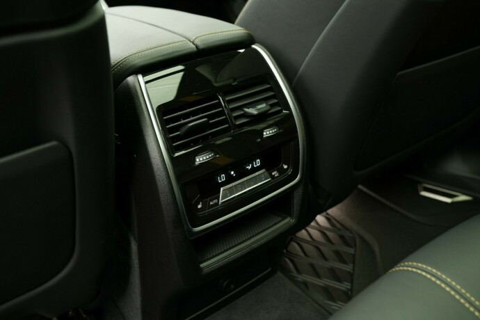 bmw-x5-m-bensin-2021-big-87