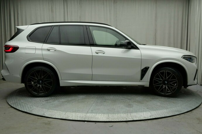 bmw-x5-m-bensin-2021-big-2