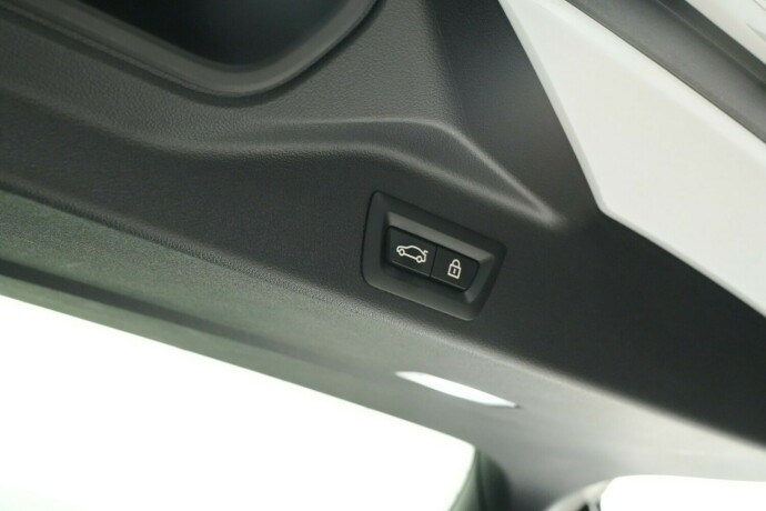 bmw-x5-m-bensin-2021-big-28