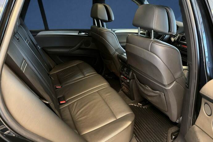 bmw-x5-diesel-2011-big-12