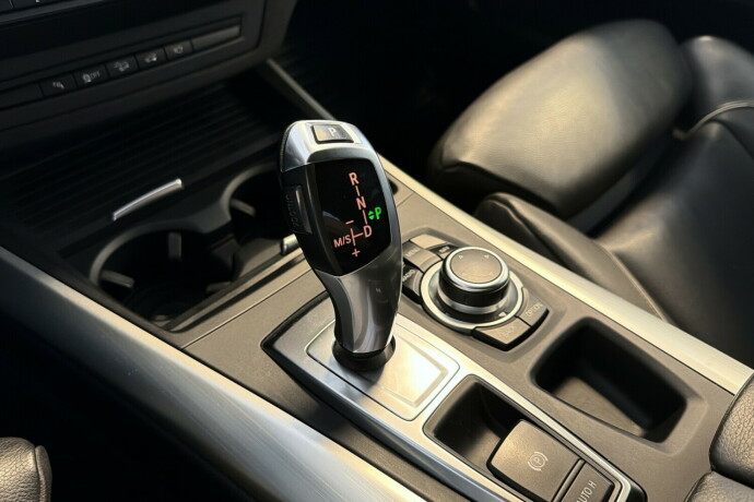 bmw-x5-diesel-2011-big-15