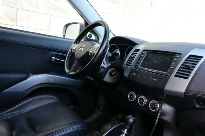mitsubishi-outlander-diesel-2010-big-10
