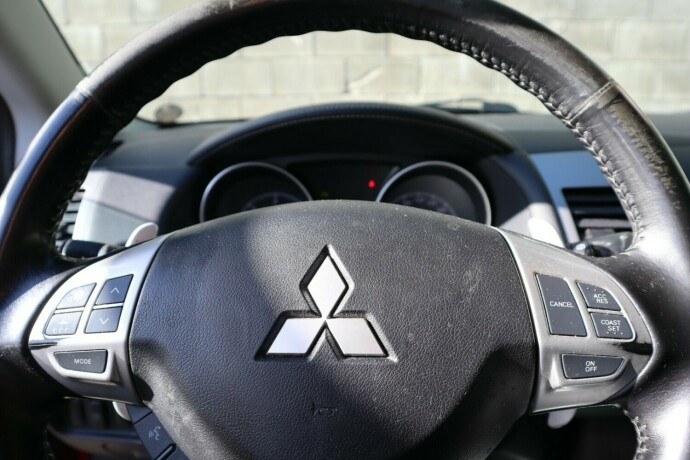 mitsubishi-outlander-diesel-2010-big-13