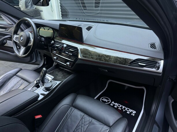 bmw-540i-bensin-2018-big-15