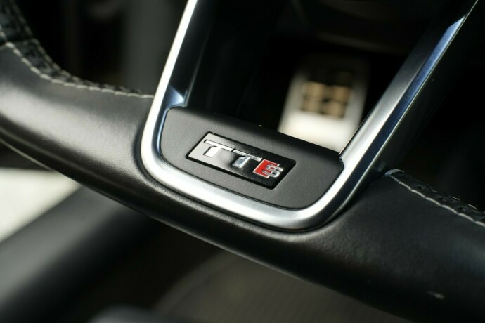 audi-tts-bensin-2016-big-34