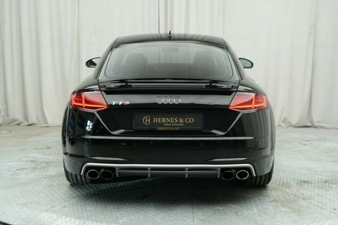 audi-tts-bensin-2016-big-16